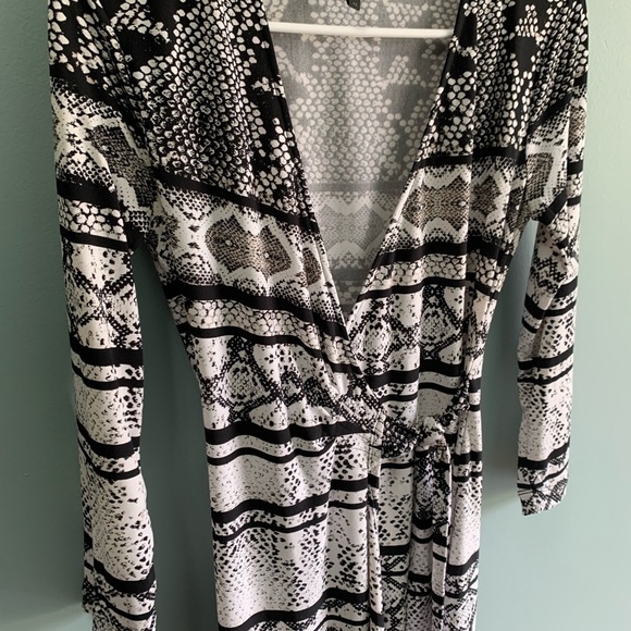 BCBGMaxAzria Adele Snakeskin Wrap Dress Size XS - Picture 6 of 7